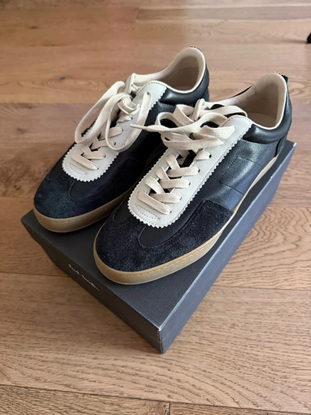 Paul Smith - Womens Imola Trainers - Black